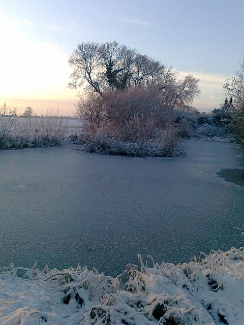 074Snow & ice on pond (480x640)