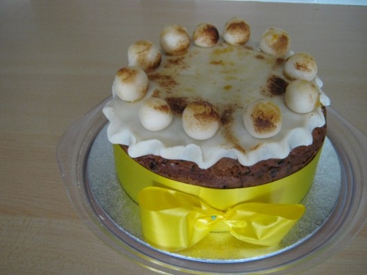 001Simnel cake 2014 (640x480)