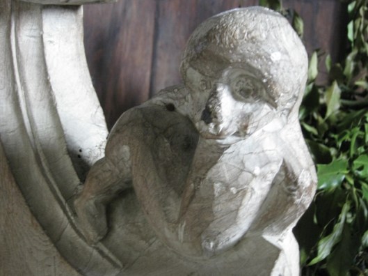 021Bench end (640x480)