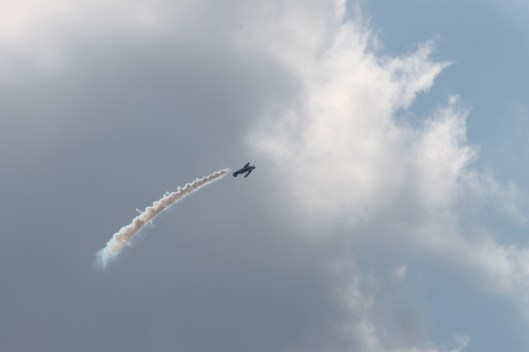 033Bi-plane with smoke-trail