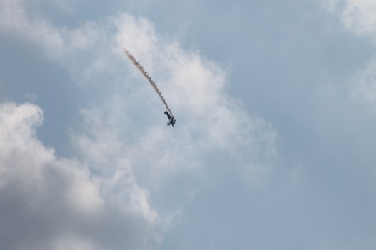 035Bi-plane with smoke-trail