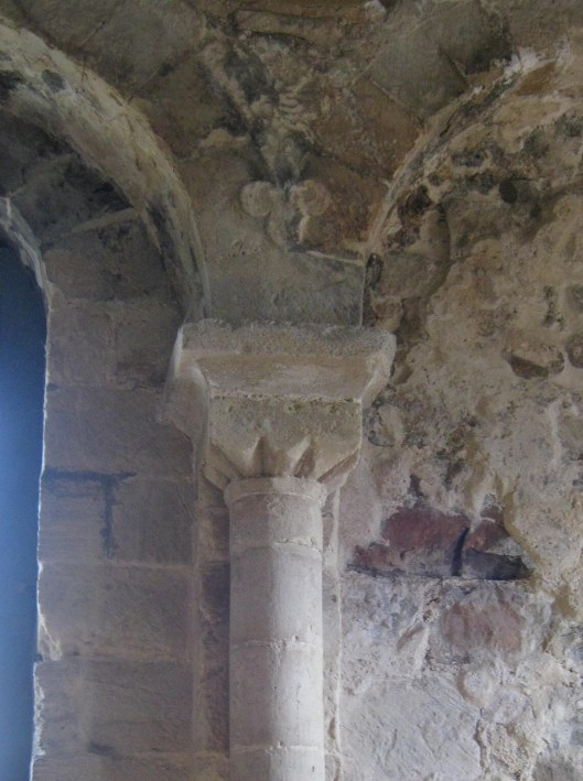 051Decoration at top of colomn