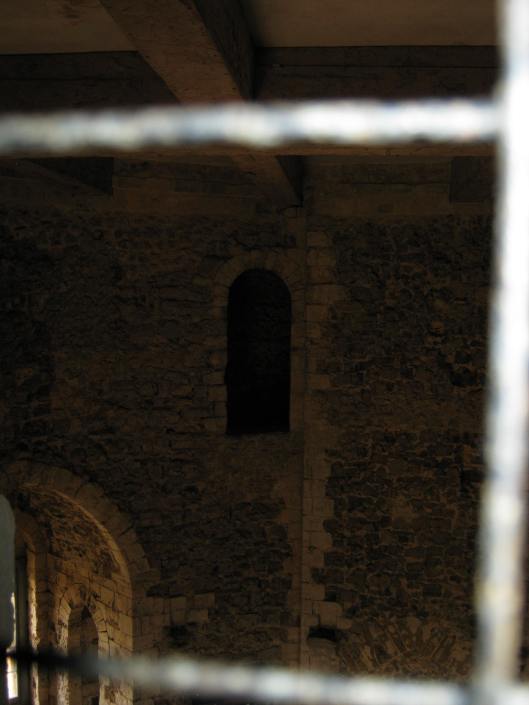 095View across to gallery's other door