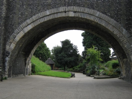 010Castle garden (640x480)