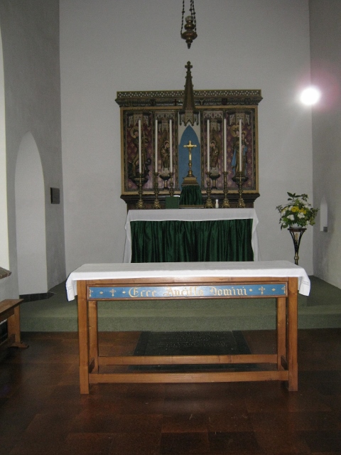 021High Altar in church (480x640)