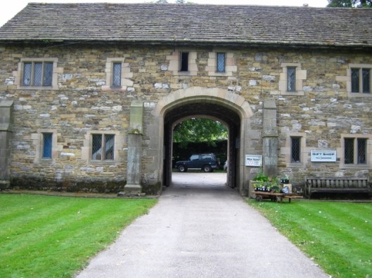 023Gate house (640x480)