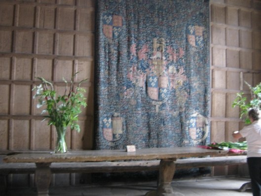 055High table bench & tapestry (640x480)