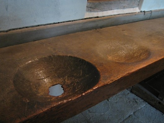 067Food preparation table (640x480)