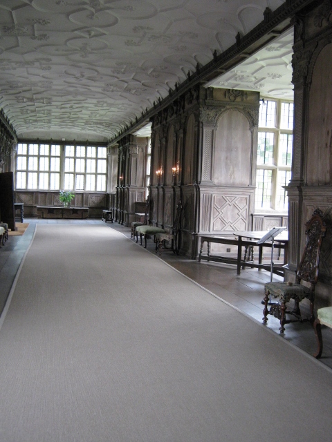 094Long gallery (480x640)