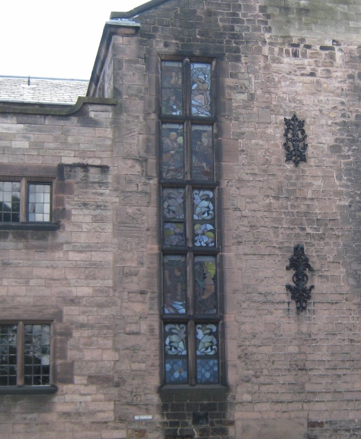 004House in Leek with stained glass (526x640)