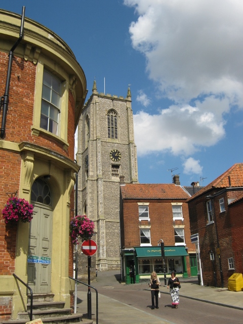 010Fakenham Church (480x640)