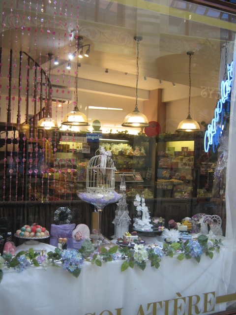 018Confectioner's shop (480x640)