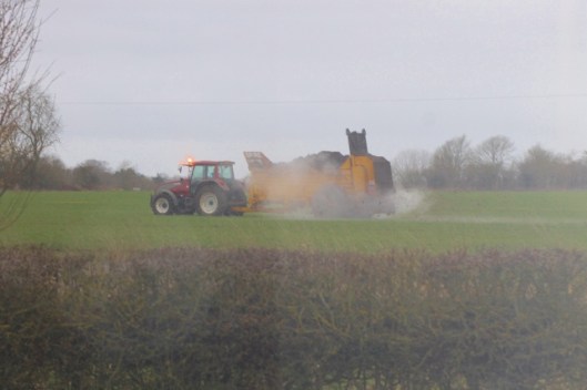 IMG_1976Muck spreading (640x427)