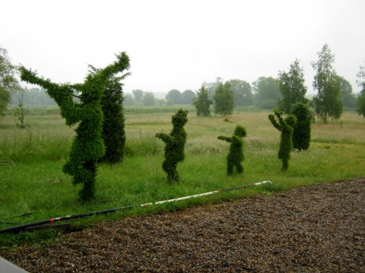 IMG_4796Topiary (640x480)