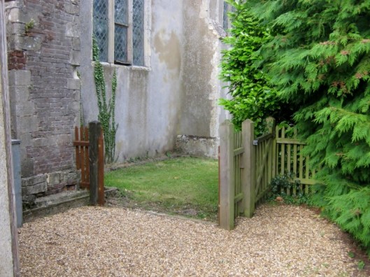 IMG_4904Side of church (640x480)