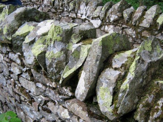 IMG_5012Stone parapet (640x480)