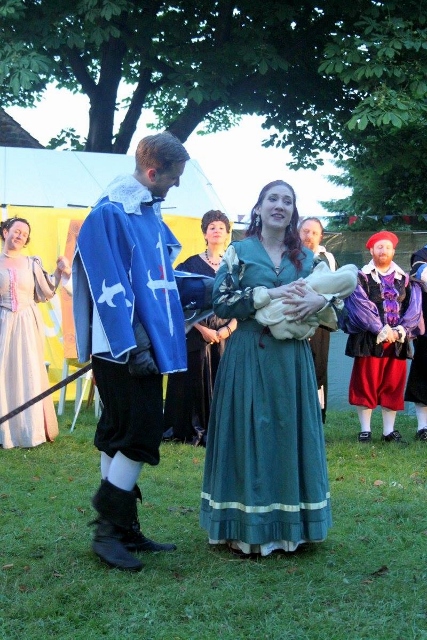 11741103_10204761762748015_1710620135797317354_o (427x640)