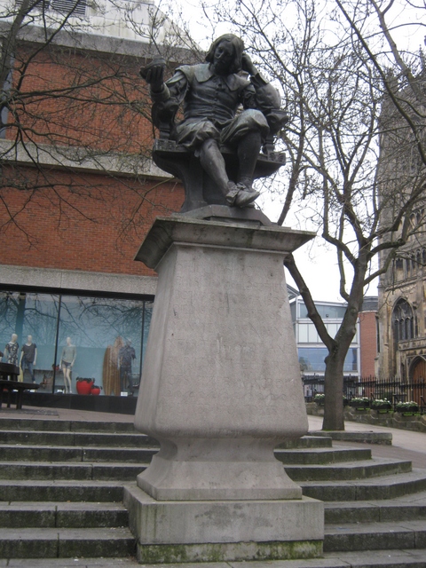 IMG_4200Statue of Sir Thomas Browne