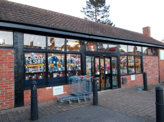 DSCN0111Adnam's shop Harleston